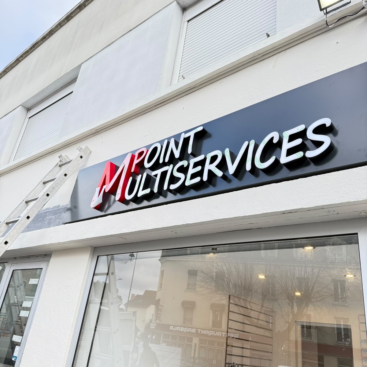 Bandeau lettres relief – Point Multiservices