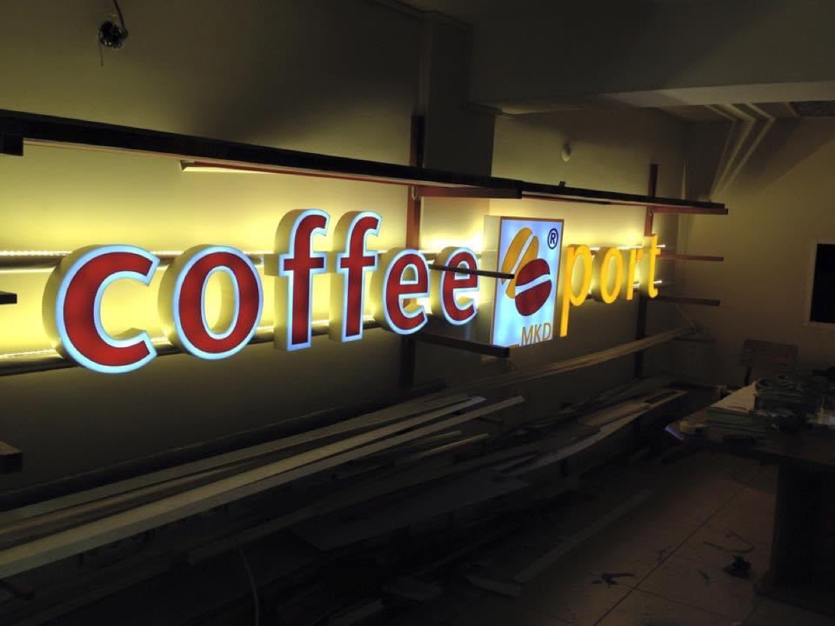 Enseigne café – Fabrication en atelier