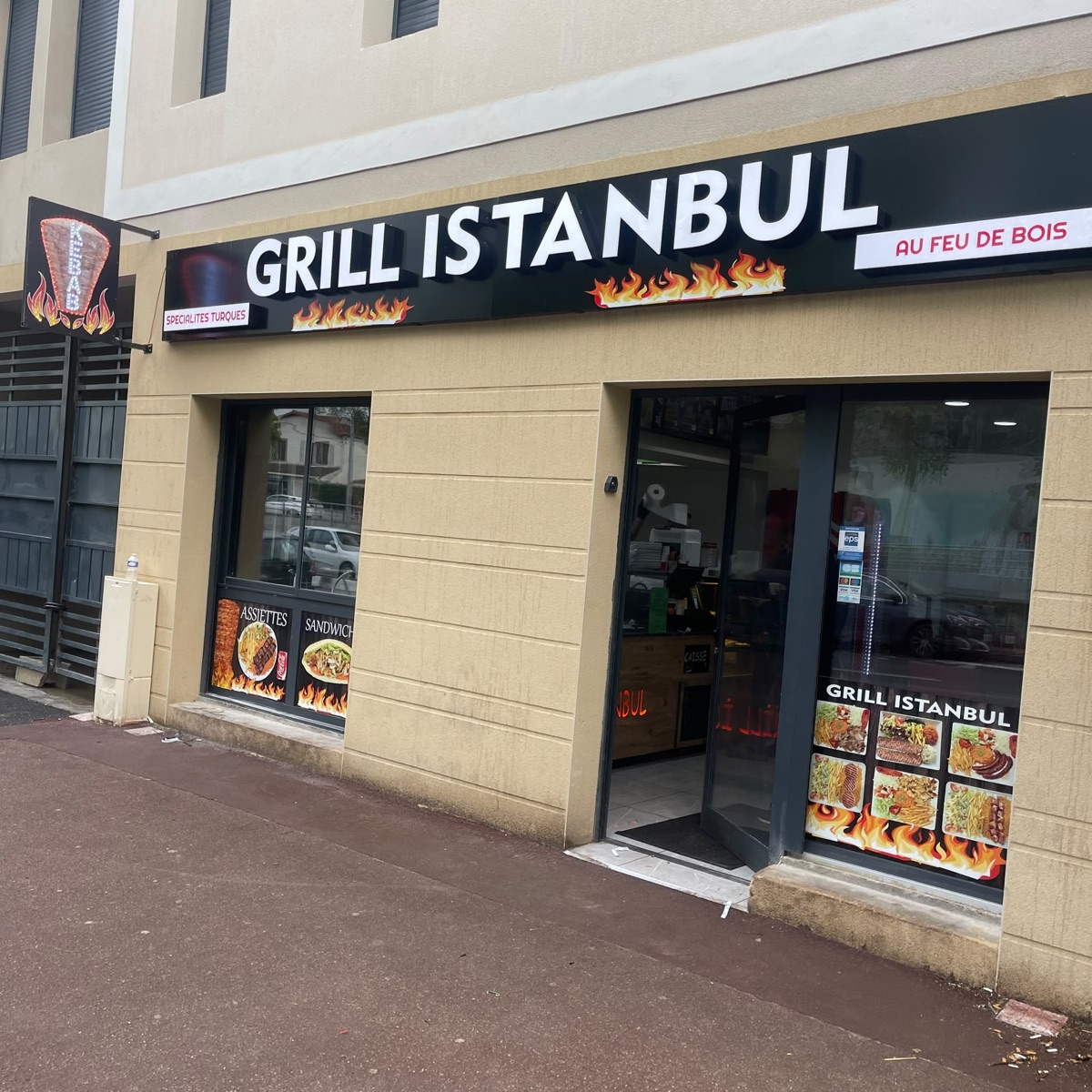 Enseigne lumineuse – Grill Istanbul