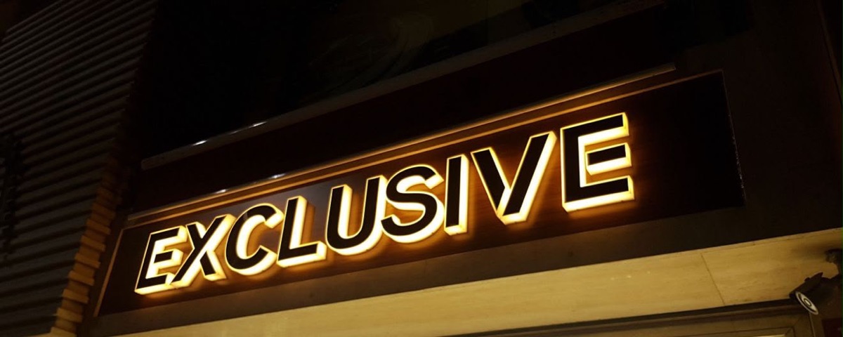 Lettres halo dorées – Exclusive