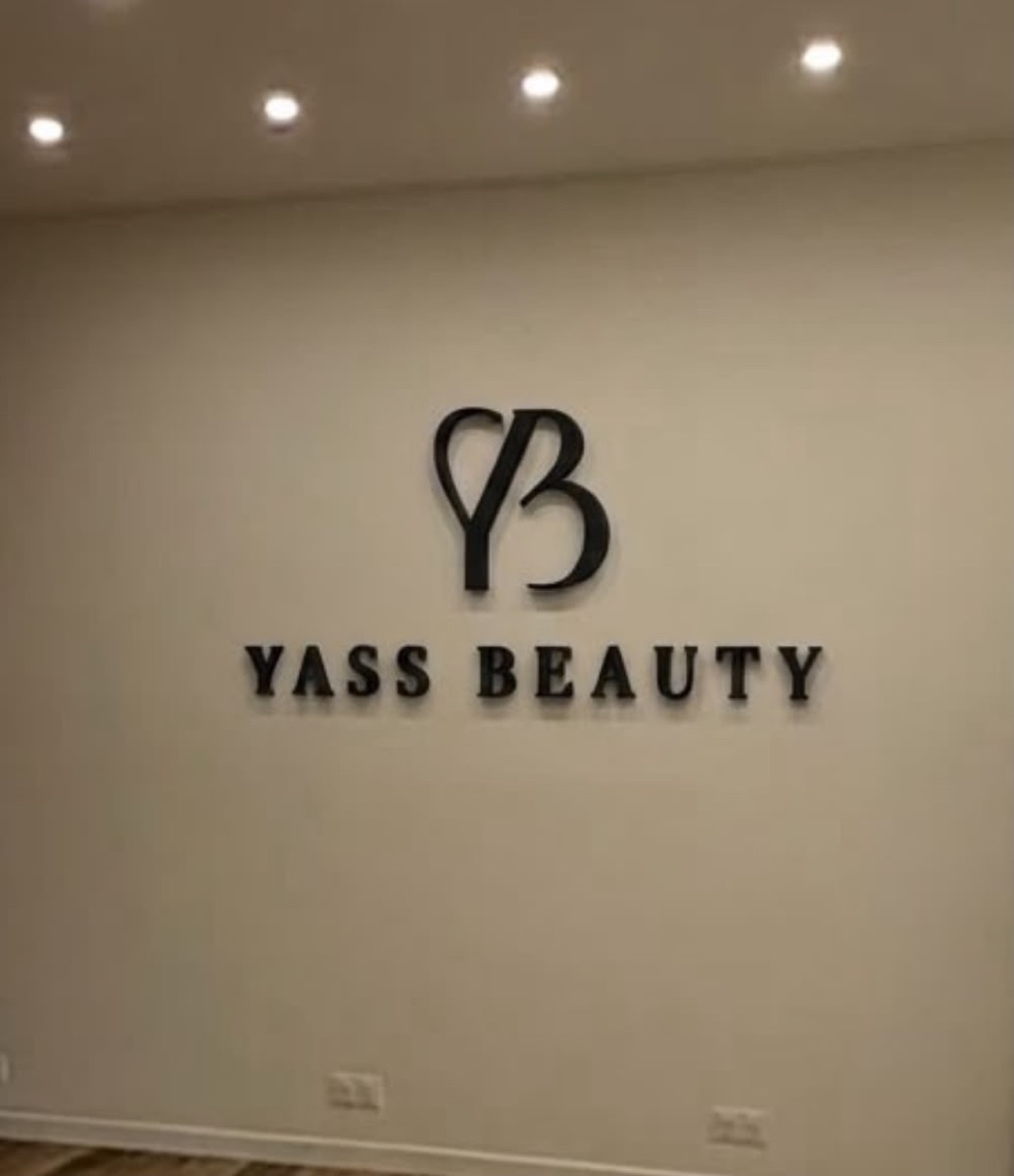Logo mural – Yass Beauty