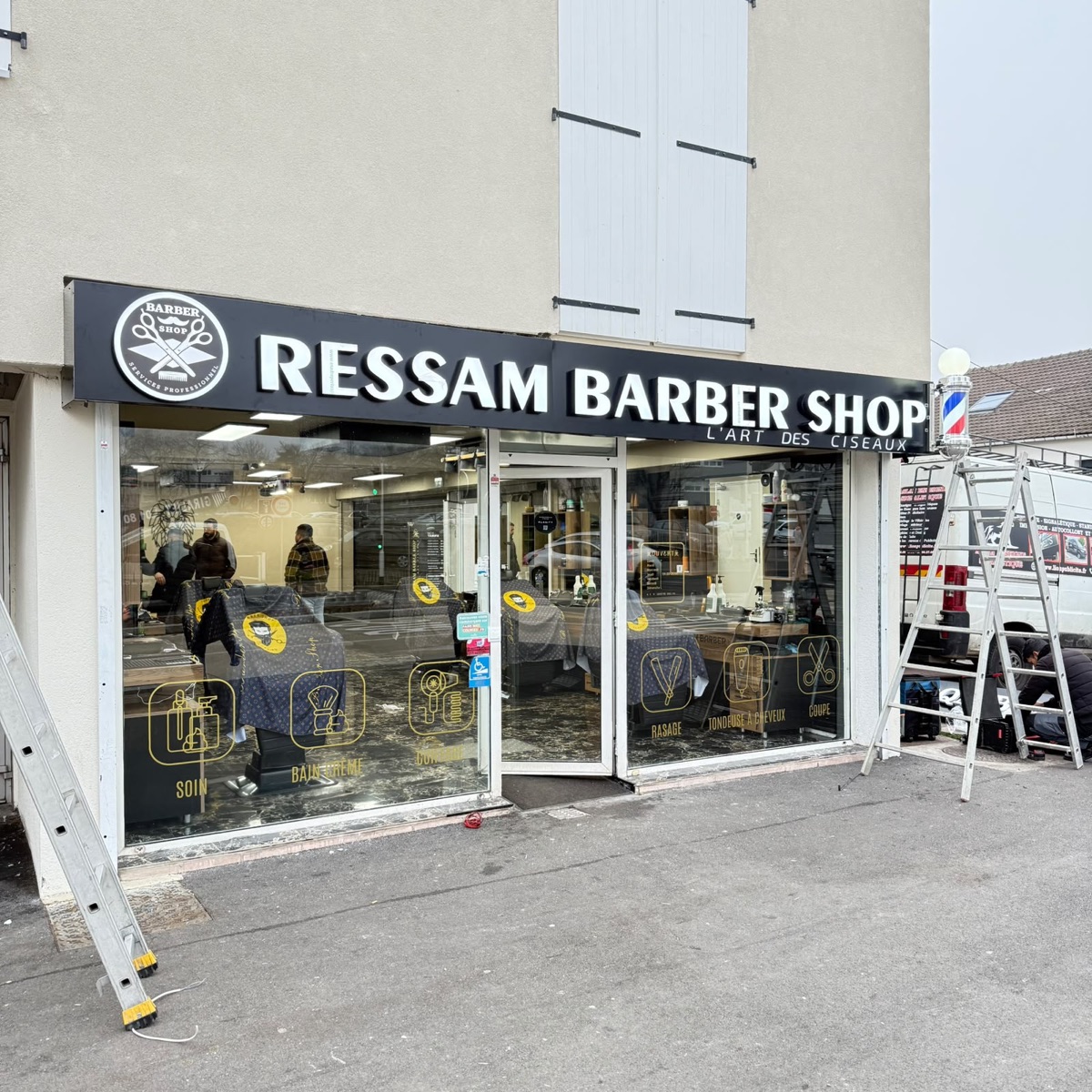 Pose enseigne – Ressam Barber Shop