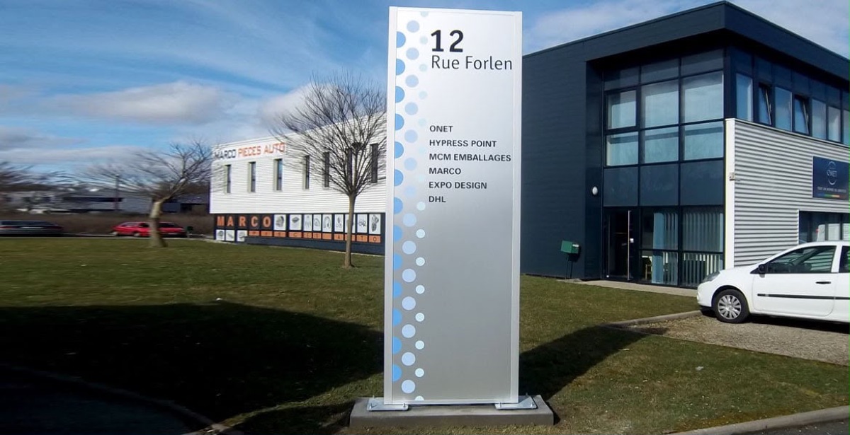 Totem aluminium – Zone tertiaire